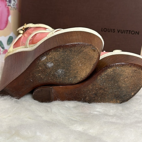 💯Authentic Louis Vuitton Wedges Sandals🍀 - Picture 11 of 16